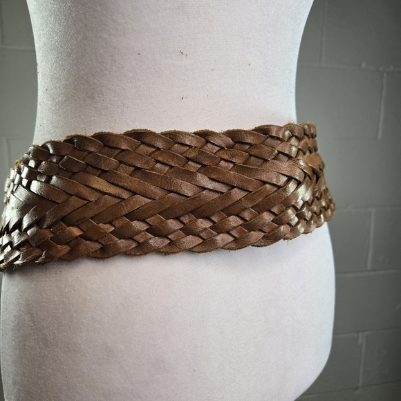 Vtg WIDE brown leather woven large boho hippie rustic womens belt - Picture 3 of 7